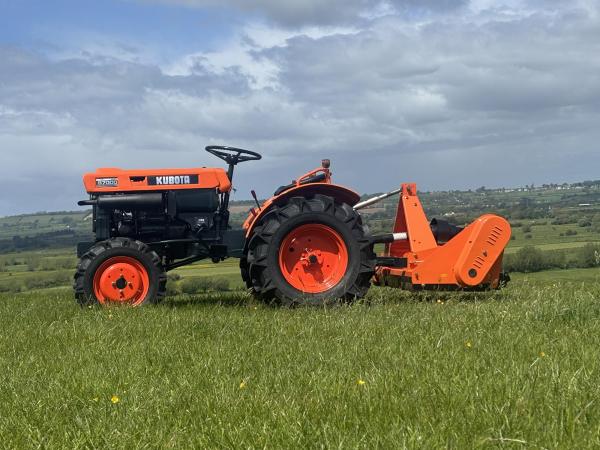 Kubota & Flail mower B7001